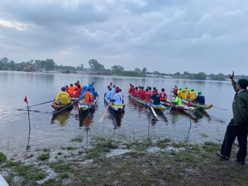 Lễ hội đua ghe Làng Lương Mai năm 2022