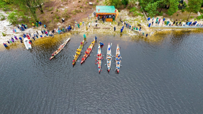 Lễ hội đua ghe Làng Lương Mai năm 2023