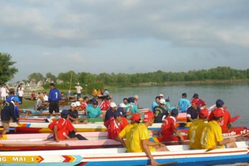 Lương Mai: Lễ hội đua ghe truyền thống