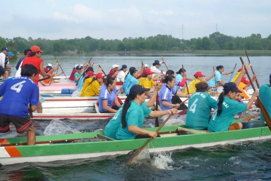 Tổng quan về giải đua ghe năm 2012 của Làng Lương Mai (P2)