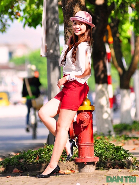 Ngắm vẻ rạng rỡ nữ sinh Huế trong nắng Hè