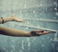 Chiều nay cơn mưa xứ Huế